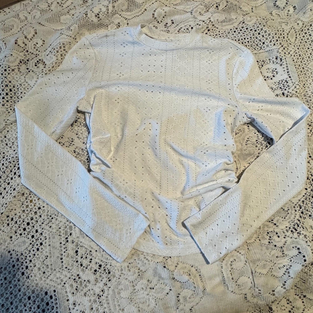 Eyelet White Long Sleeve Ruched Top, Fitted Mock Neck Tee Shirt